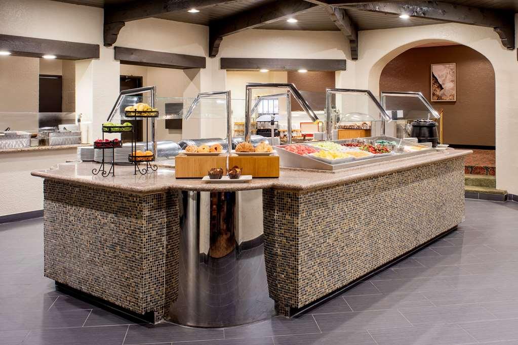 Hilton Houston Galleria Area Ресторан фото